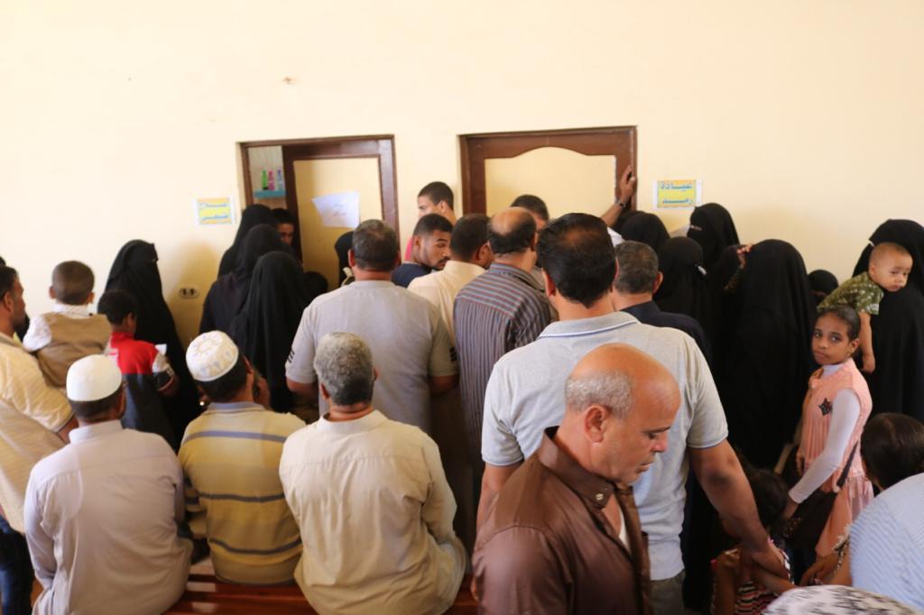 قافلة الأزهر في الواحات البحرية تختتم أعمالها بعد إجراء ٢٥٣ 