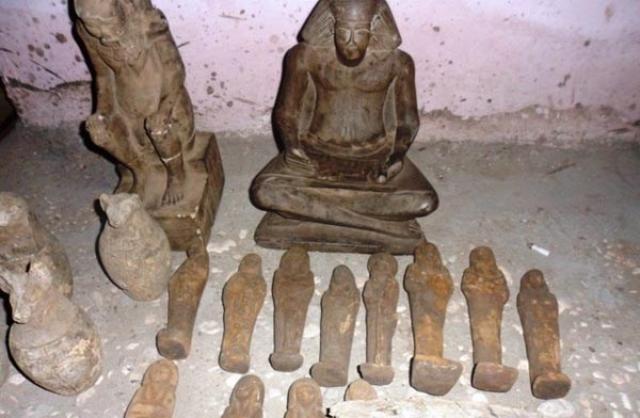 ضبط مزارع بحوزته ٢٧٧ قطعة أثرية