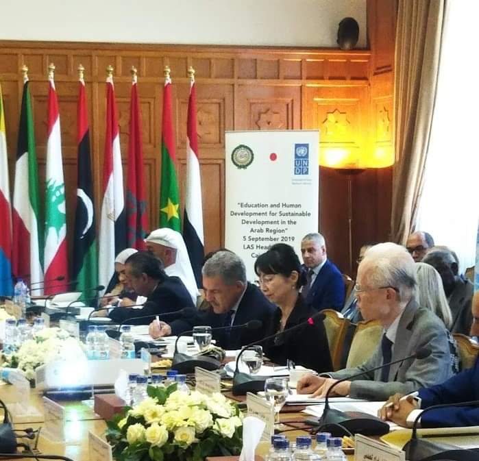 السفير الياباني خلال مشاركته في المائدة المستديرة السفير الياباني خلال مشاركته في المائدة المستديرة