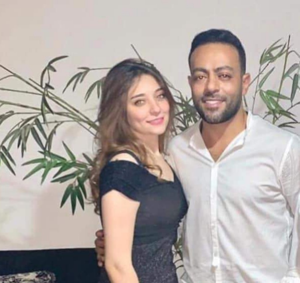 تامر عاشور وخطيبته