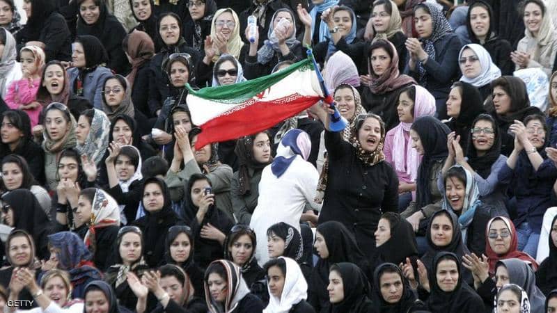 السماح للنساء بدخول الملاعب