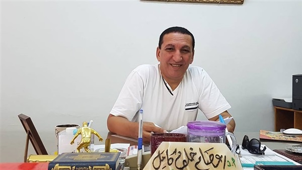 الدكتور عصام خلف كامل