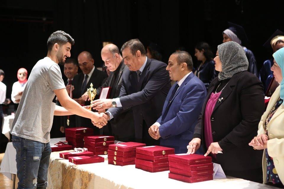 معلمو القاهرة الجديدة تكرم حملة الماجيستير