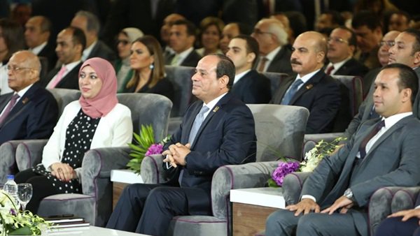 الرئيس السيسى خلال مشاركته فى إحدى جلسات مؤتمر الشباب