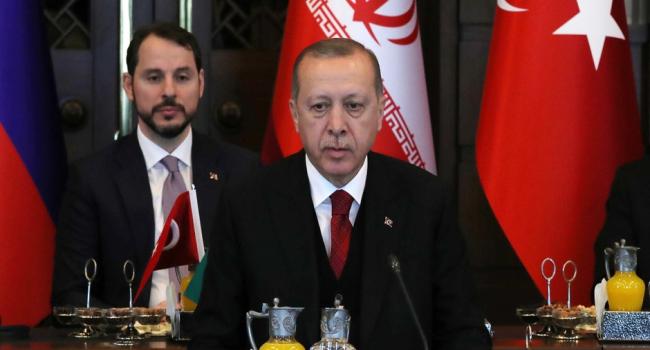 الرئيس التركي رجب طيب أردوغان وصهره الرئيس التركي رجب طيب أردوغان وصهره