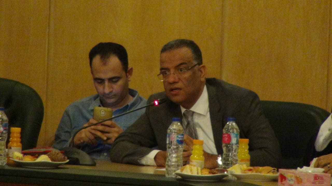 الكاتب الصحفي محمود مسلم الكاتب الصحفي محمود مسلم