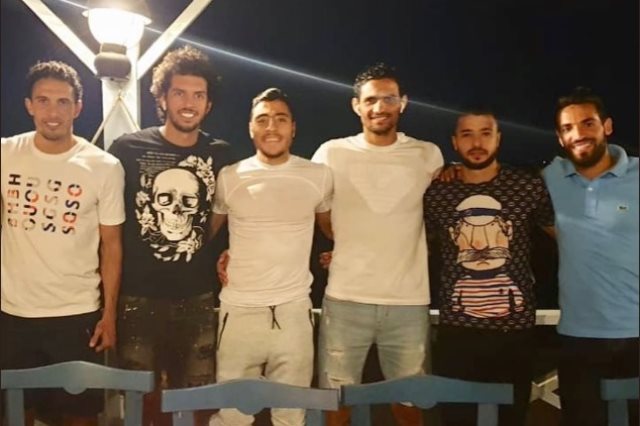 محمد نجيب مع نجوم النادي الأهلي 