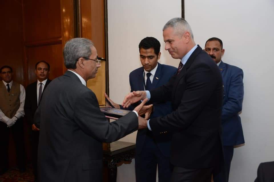 الطيار أحمد عادل واللواء عادل ثابت