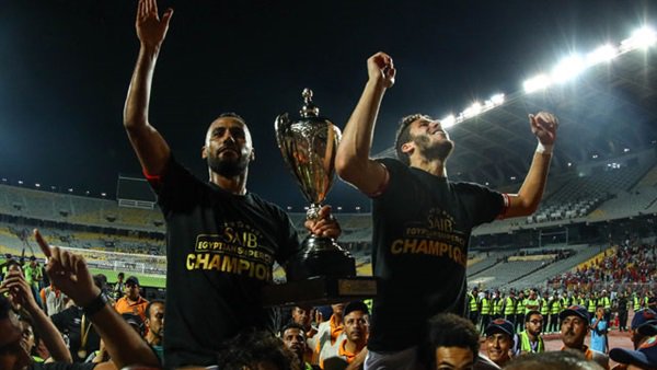 الأهلي يتوج بكأس السوبر الأهلي يتوج بكأس السوبر