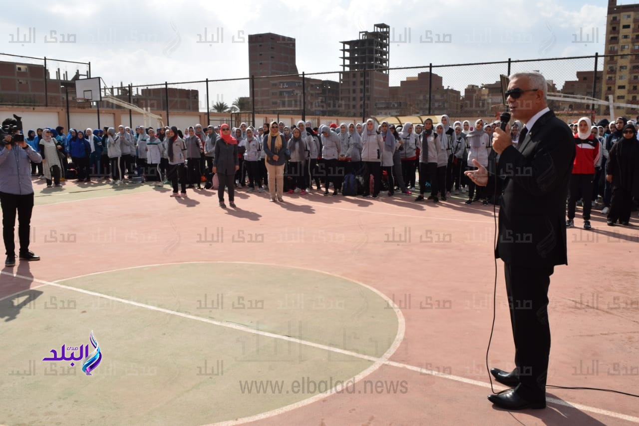 طلاب بجامعة المنوفية يحيون العلم طلاب بجامعة المنوفية يحيون العلم
