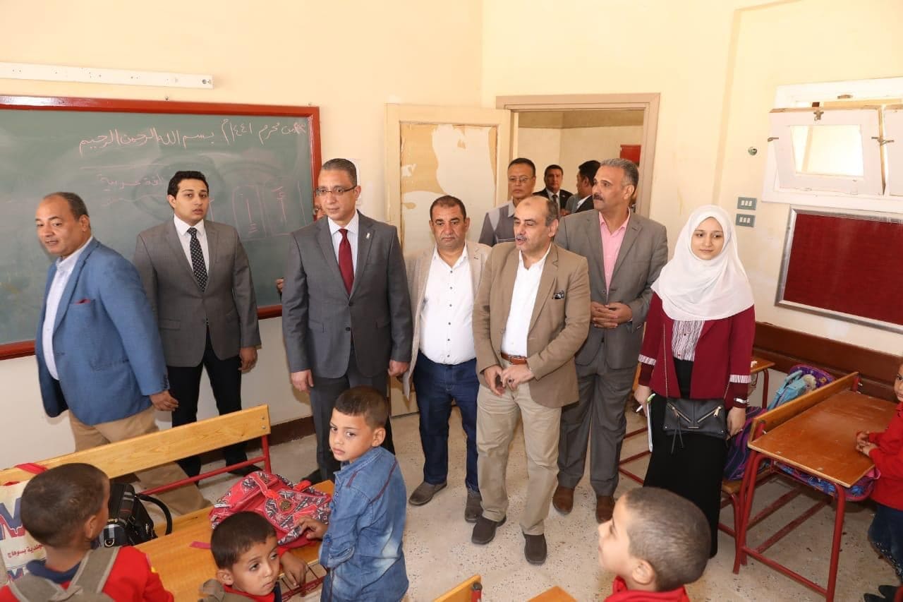 محافظ سوهاج يفتتح مدرسة الاسكان الاقتصادى محافظ سوهاج يفتتح مدرسة الاسكان الاقتصادى
