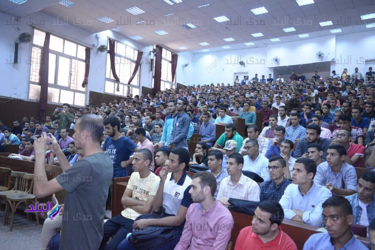 رئيس جامعة الأزهر يتفقد كلية طب بنين القاهرة رئيس جامعة الأزهر يتفقد كلية طب بنين القاهرة