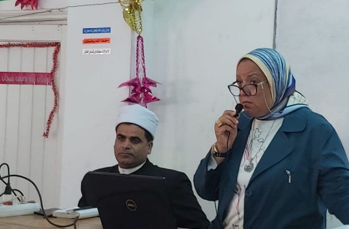 جانب من الندوة جانب من الندوة