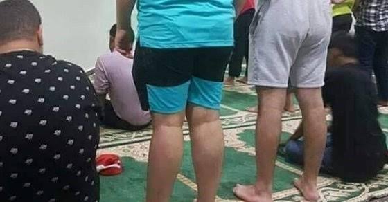 حكم الصلاة بشورت حكم الصلاة بشورت