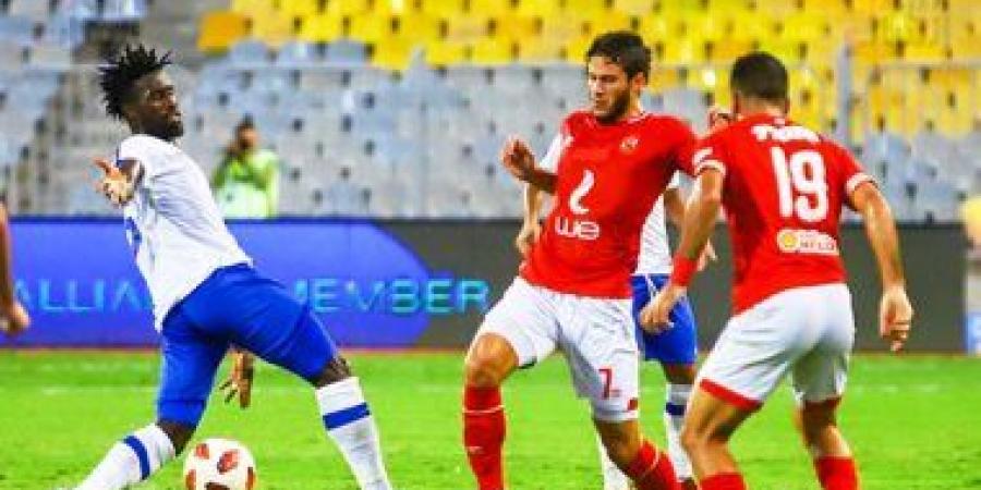 جانب من مباراة النادي الأهلي وسموحة في الدوري 