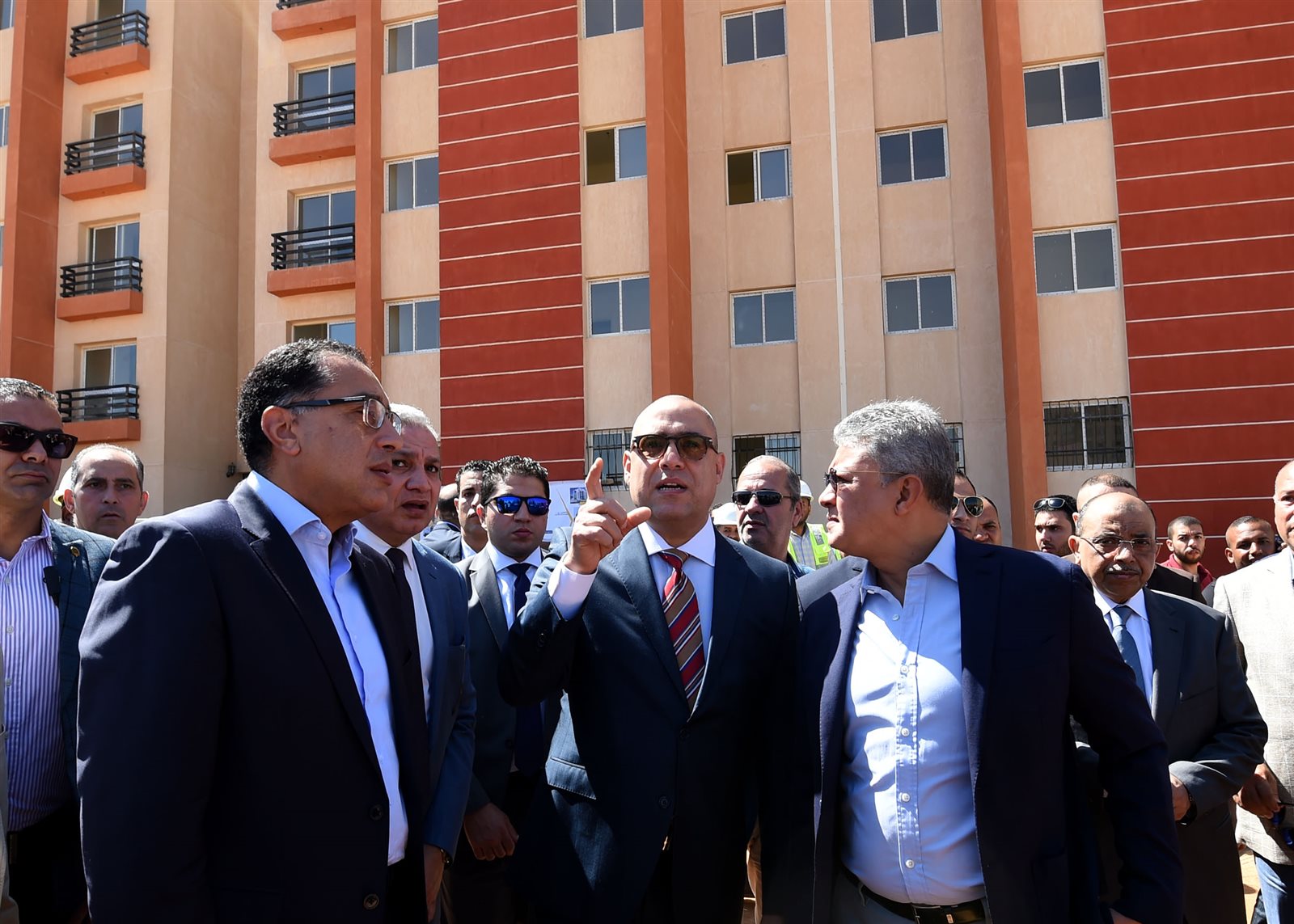 رئيس الوزراء يتفقد مشروع مدينة معا