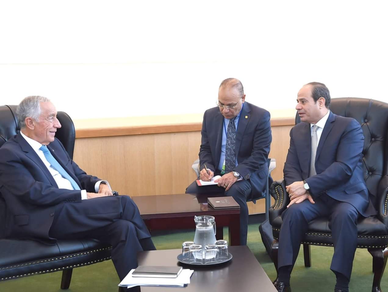 الرئيس عبد الفتاح السيسي الرئيس عبد الفتاح السيسي