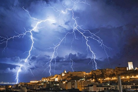طقس عاصف - أرشيفية 