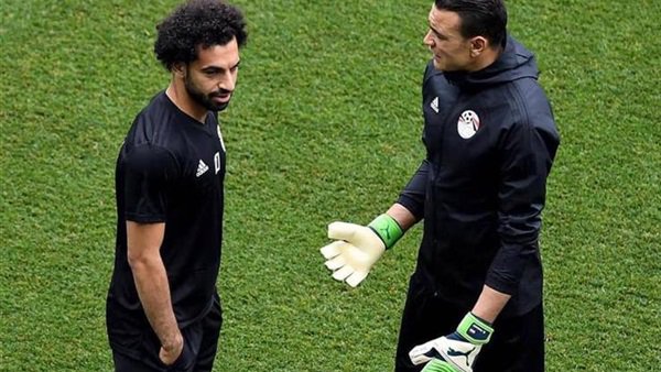 محمد صلاح وعصام الحضرى محمد صلاح وعصام الحضرى