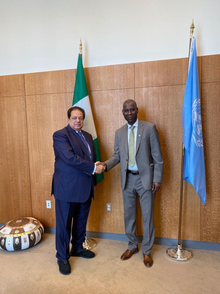 تيجانى باندى  ورجل الأعمال محمد أبو العينين