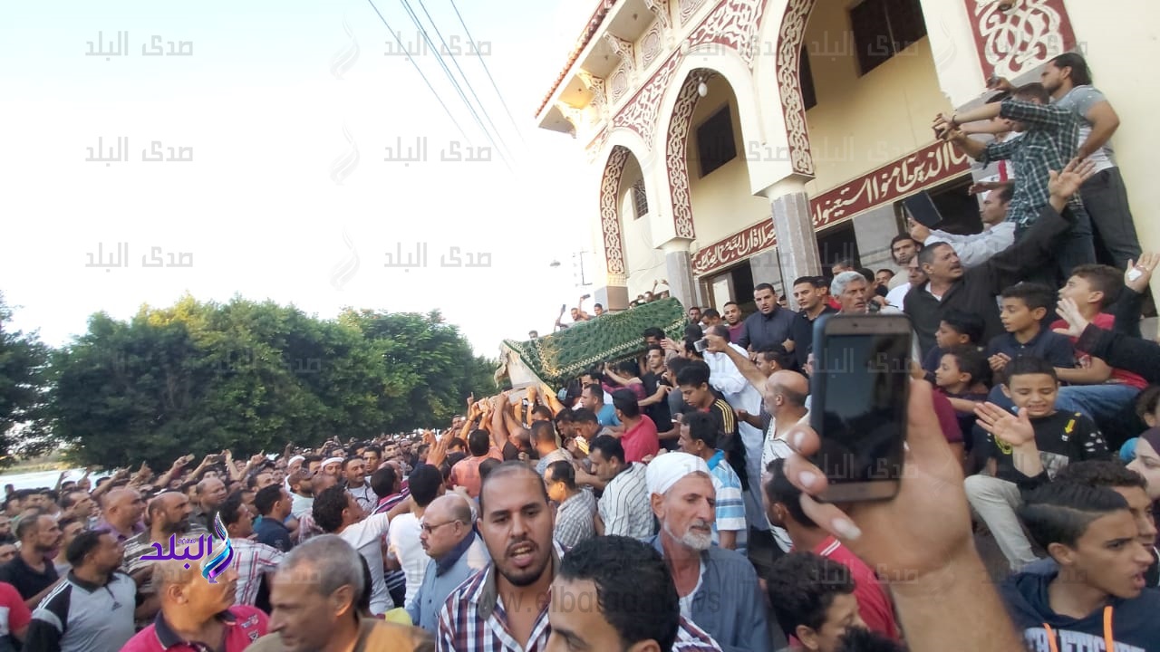 شاهد لحظة تشييع جثمان جنة ضحية تعذيب جدتها بالدقهلية