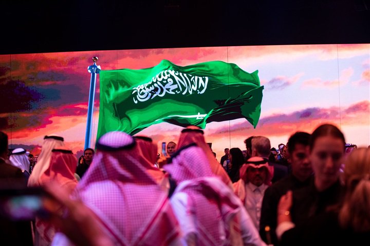 السعودية تفتح أبوابها للسياح من 49 دولة أجنبية السعودية تفتح أبوابها للسياح من 49 دولة أجنبية