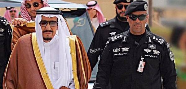 عبدالعزيز الفغم الحارس الشخصي للعاهل السعودي عبدالعزيز الفغم الحارس الشخصي للعاهل السعودي
