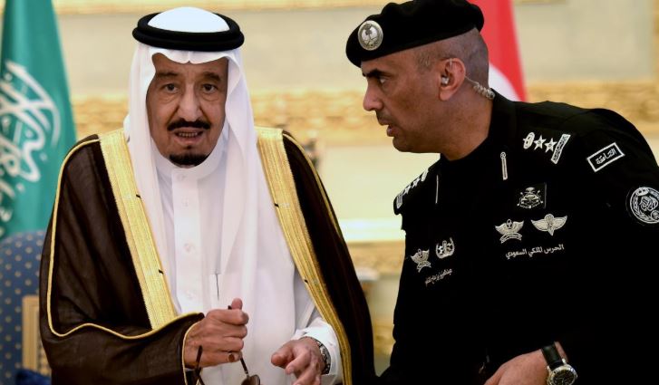 الملك سلمان وحارسه الفقيد اللواء الفغم الملك سلمان وحارسه الفقيد اللواء الفغم