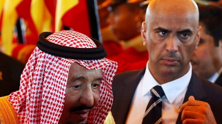 اللواء الفقيد عبدالعزيز الفغم في حراسة الملك سلمان اللواء الفقيد عبدالعزيز الفغم في حراسة الملك سلمان