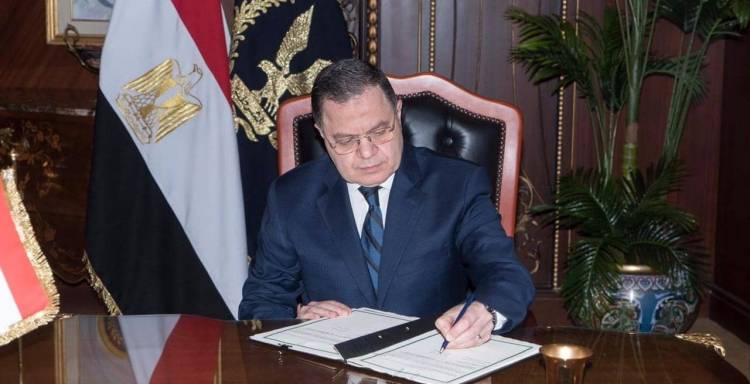 اللواء محمود توفيق وزير الداخلية اللواء محمود توفيق وزير الداخلية