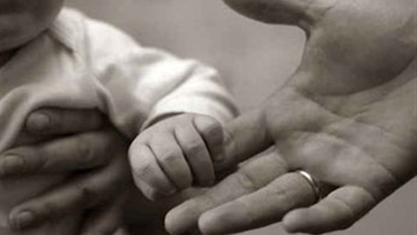 حكم الأم التي تمنع أبناءها من رؤية أبيهم