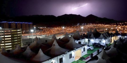 عاصفة رعدية تضرب مكة المكرمة عاصفة رعدية تضرب مكة المكرمة