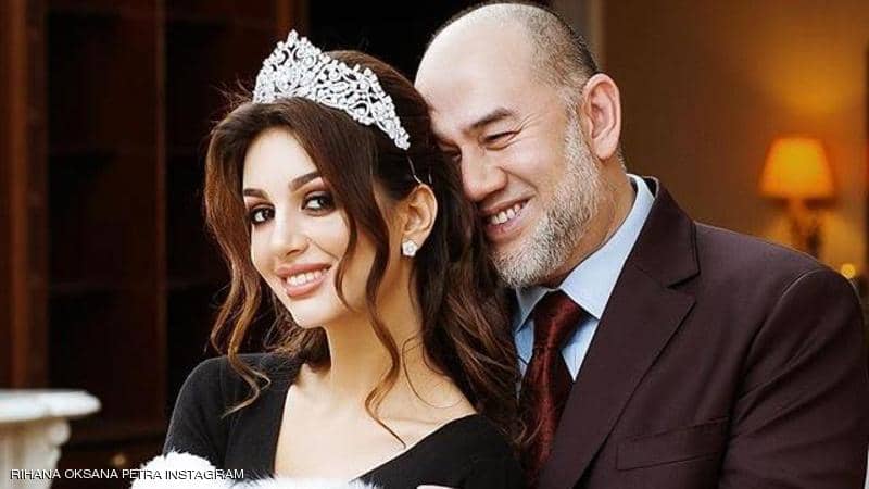 الملك السابق وطليقته