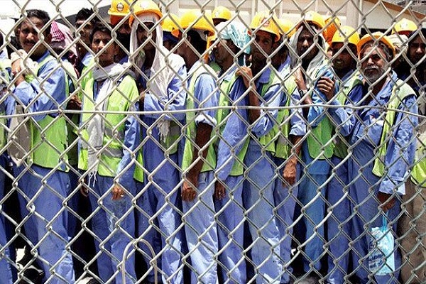 حياة العمال الأجانب بـ قطر في خطر