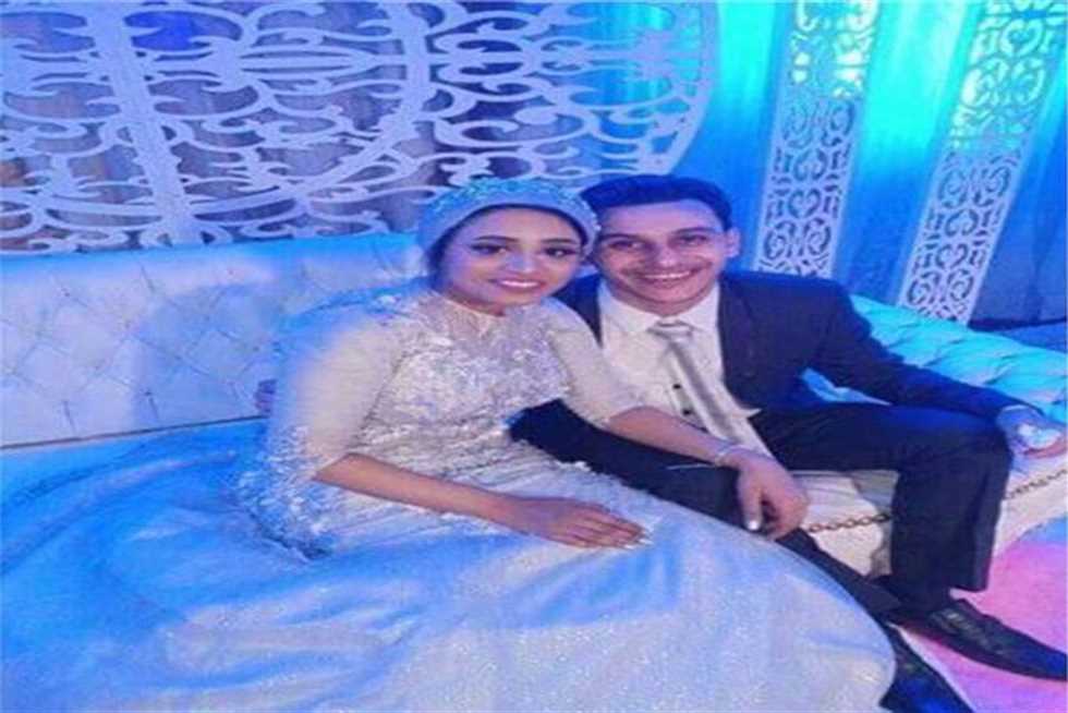 مصطفى أبو تورتة ونيهال خطيبته 