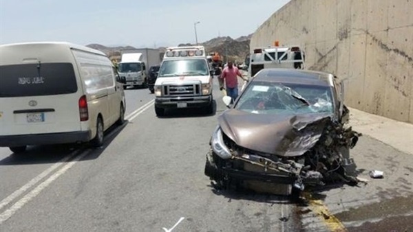 مصرع شخص وإصابة 5 آخرين في حادث تصادم