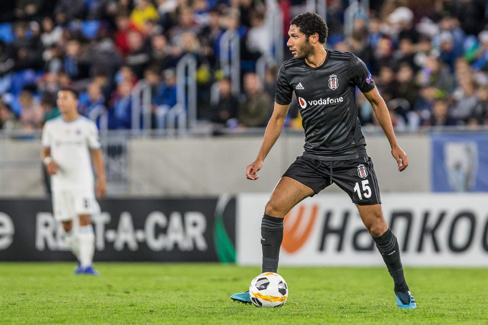محمد النني لاعب بشكتاش التركي محمد النني لاعب بشكتاش التركي