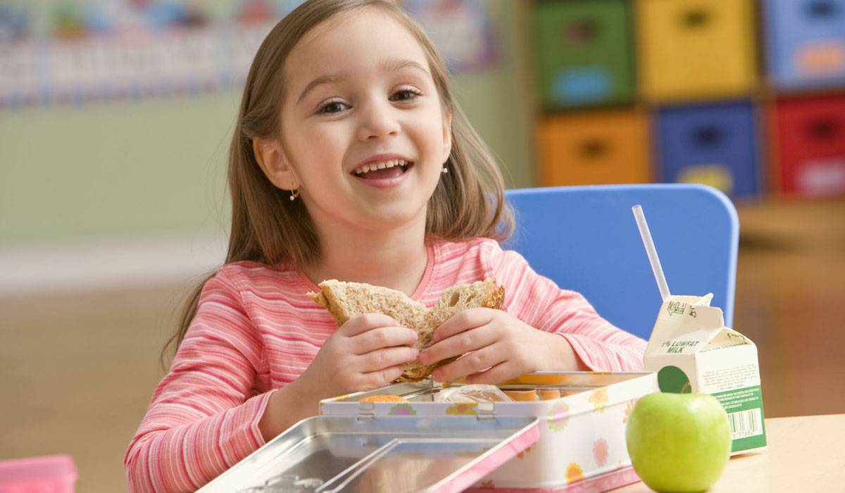 احترس .. اكلة تستخدم فى سندوتشات المدارس تدمر صحة الاطفال