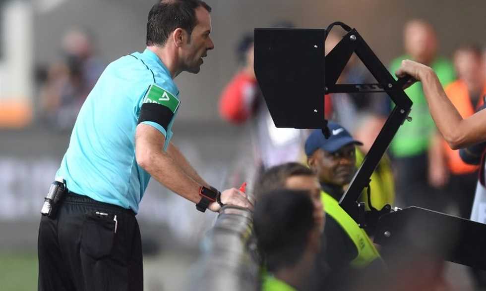 تقنية الفيديو يثير أزمة فى الدوري السعودي