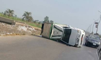 انقلاب سيارة نصف