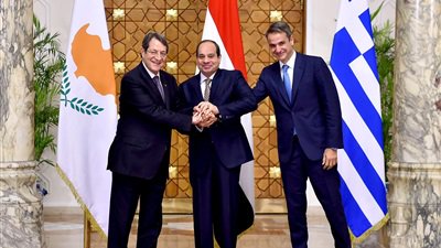 الرئيس السيسي ونظيره القبرصي واليوناني 