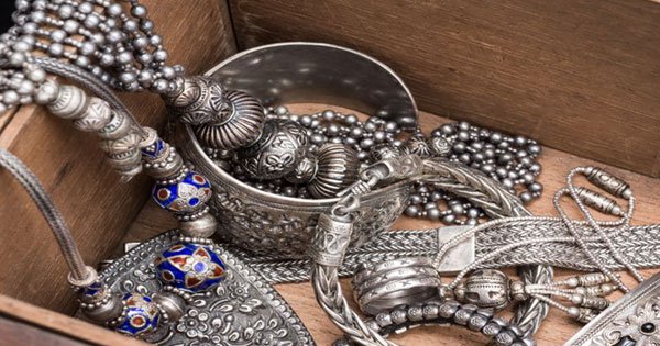 حكم لبس الفضة للرجال