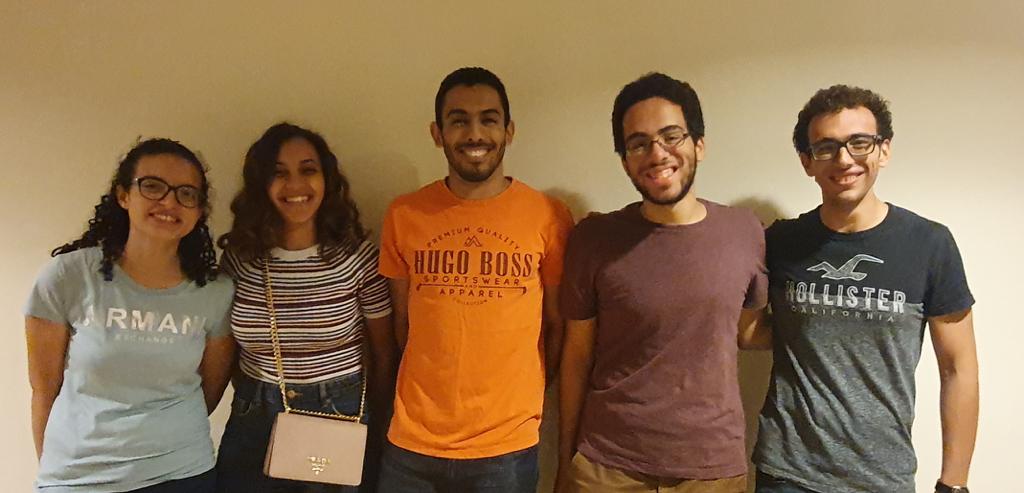 طلاب الجامعة الأمريكية طلاب الجامعة الأمريكية