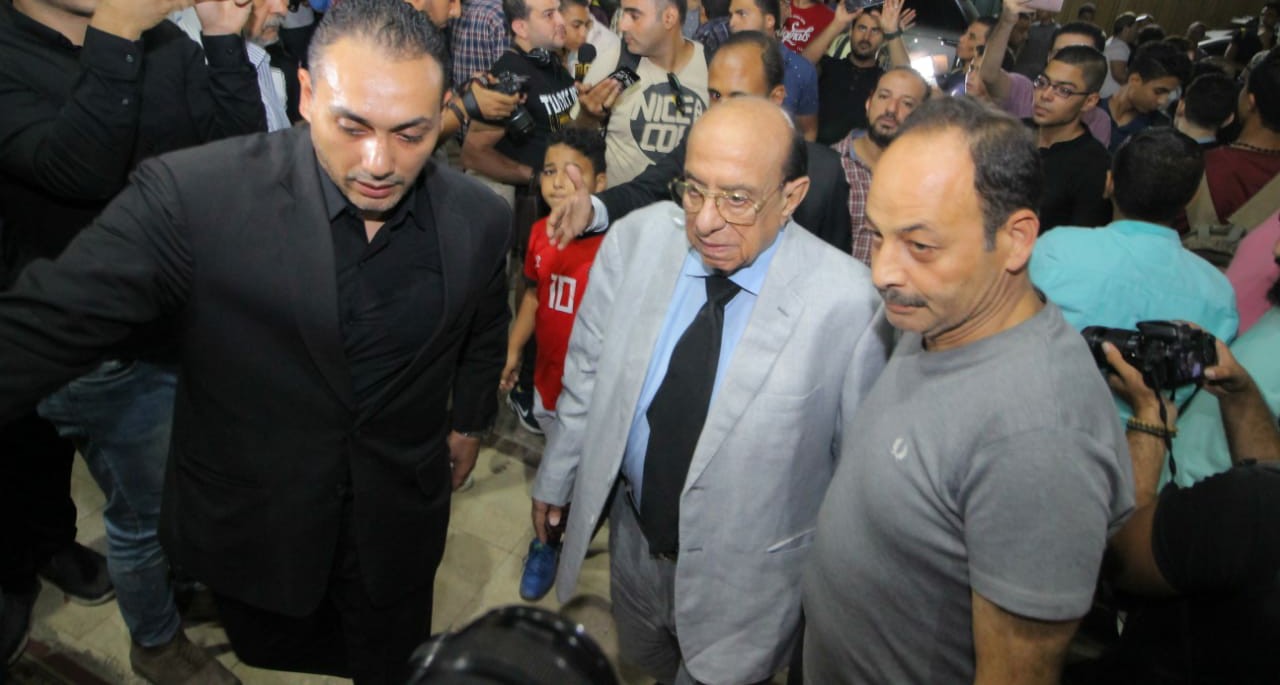 جلال الشرقاوى في عزاء طلعت زكريا جلال الشرقاوى في عزاء طلعت زكريا