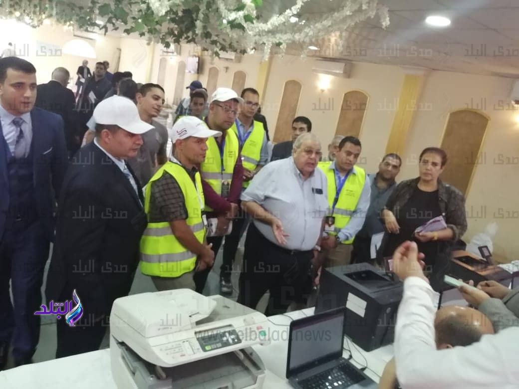 نقيب الجيزة يدلي بصوته نقيب الجيزة يدلي بصوته