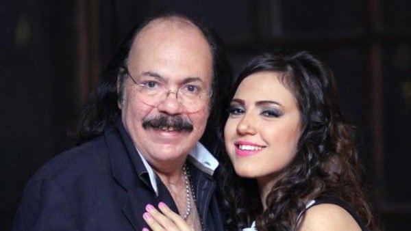 طلعت زكريا مع إبنته 