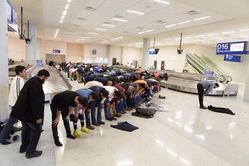 جمع الصلاة في المطار