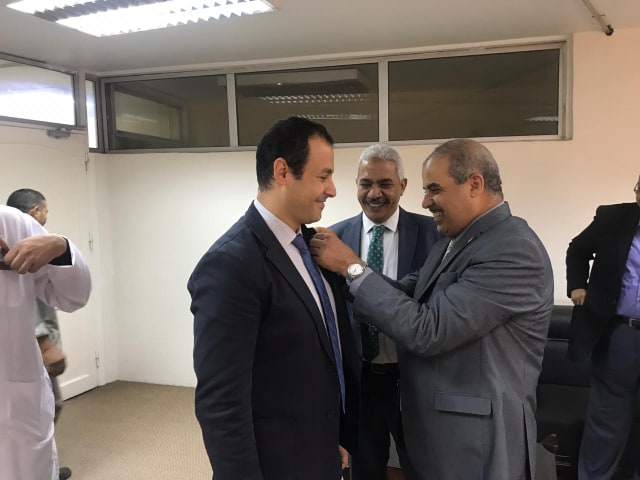 رئيس جامعة الأزهر يتفقد مستوى الخدمات الصحية بمستشفى الحسين رئيس جامعة الأزهر يتفقد مستوى الخدمات الصحية بمستشفى الحسين
