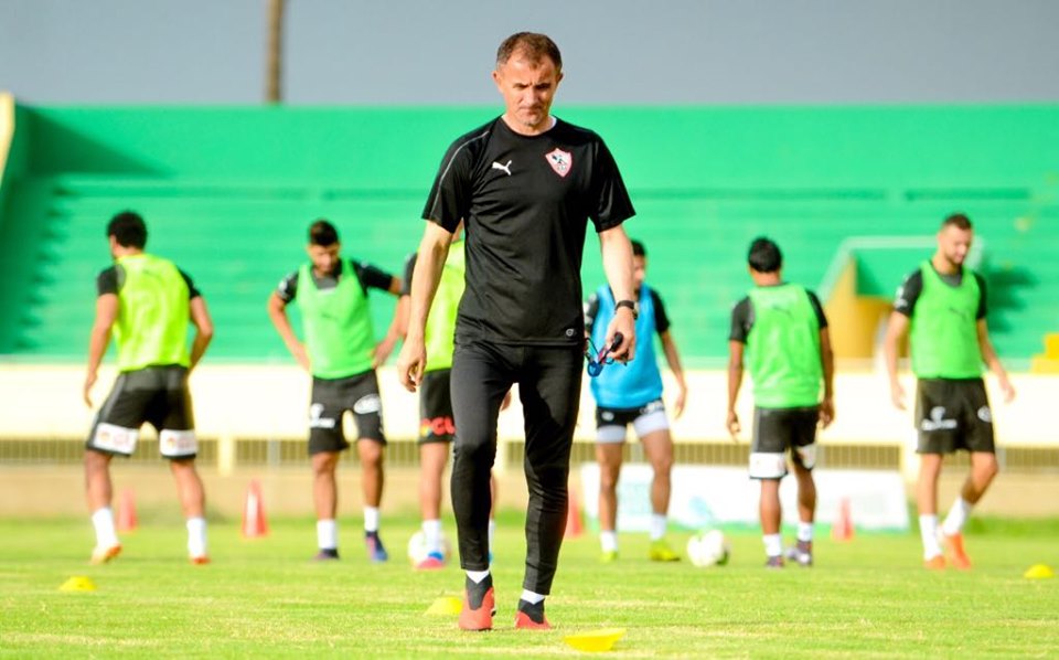 ميتشو مع لاعبي الزمالك