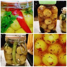 حتي لا يفسد .. 4 اسرار لتخليل الزيتون عليك أتباعها